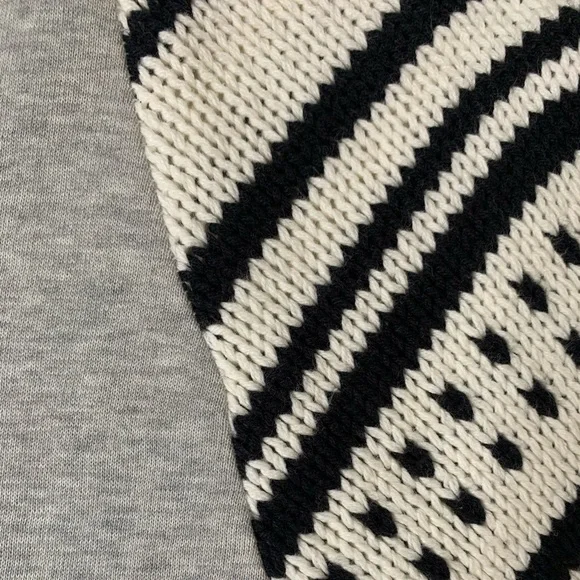 💫HP‼️💫 URBAN OUTFITTERS Hoodie w/ Knit Sleeves in Gray/Black/White, Small - Picture 7 of 7